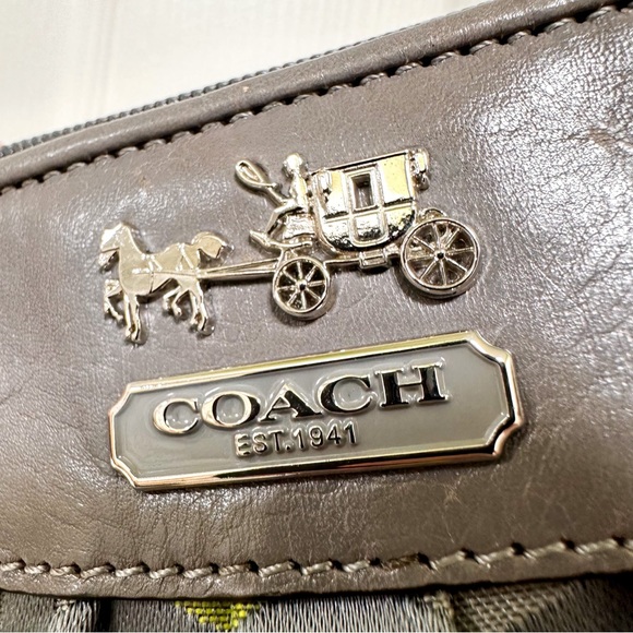 Coach Madison Op Art Wristlet Graphite Green Signature Jacquard NWT - Picture 6 of 8